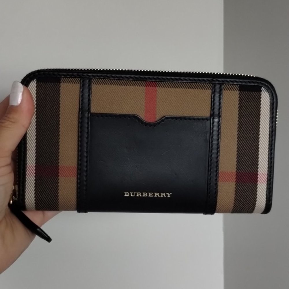 Burberry Wallet - Picture 8 of 8